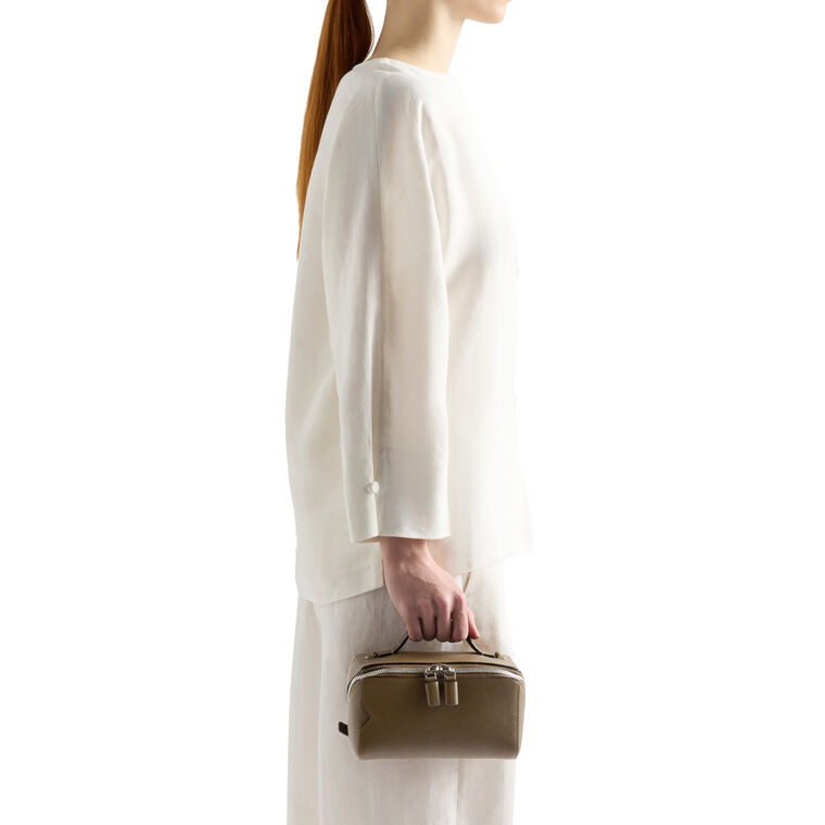 Vline Small Beauty Case In Calf Leather image number null