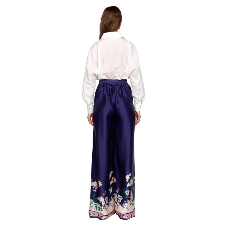 Melanie Pant image number null