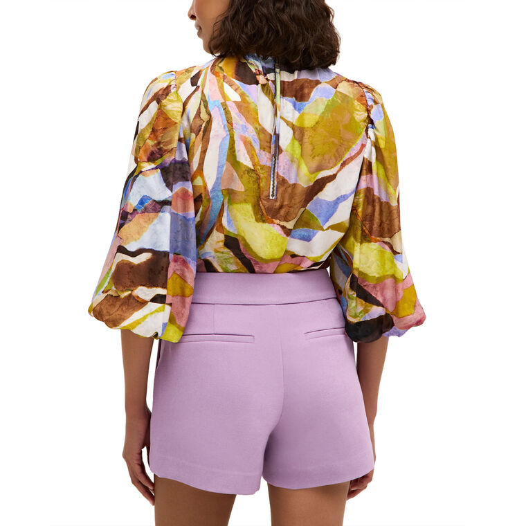 Mia Short image number null