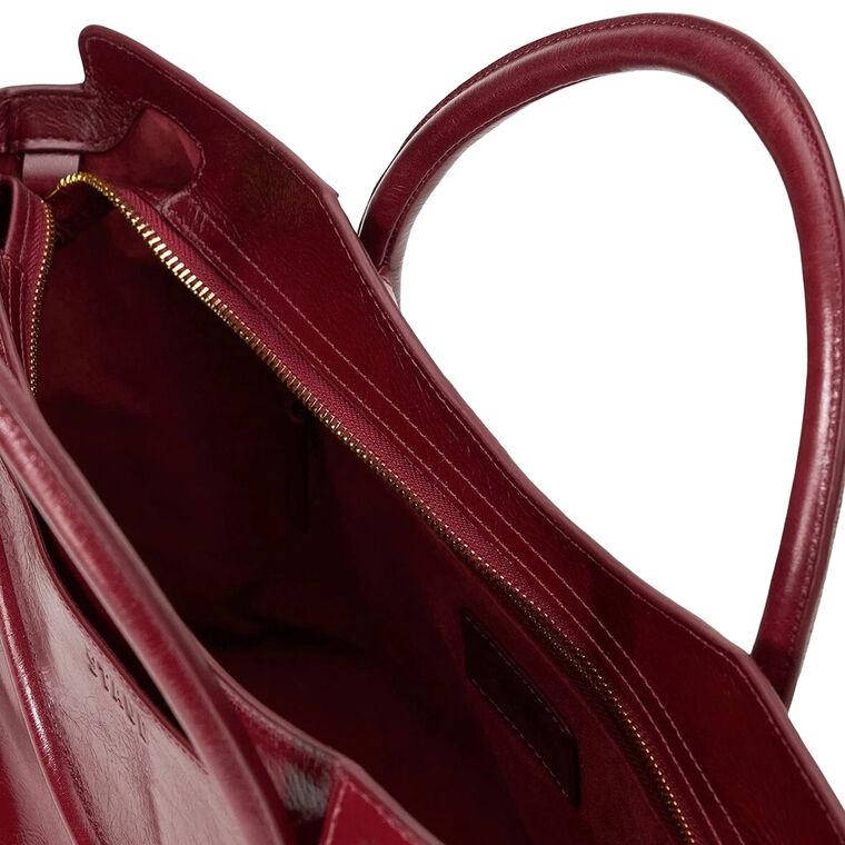 Maude Satchel image number null