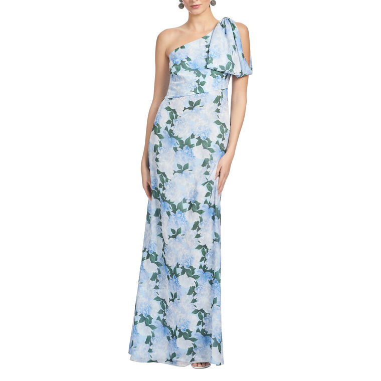 Chelsea Gown image number null