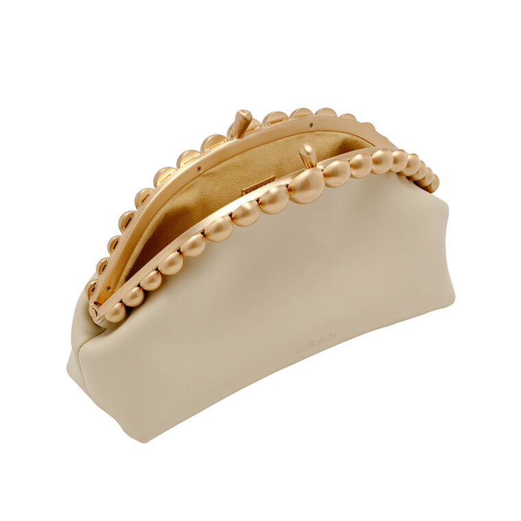 Una Clutch image number null