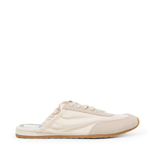 Daris Slip-On Sneaker