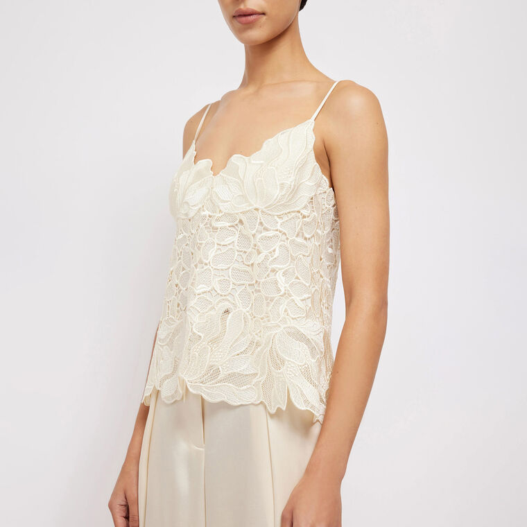 Eliana Cami image number null