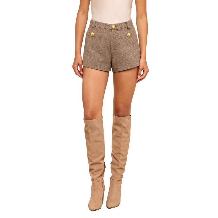 Dionne Short image number null