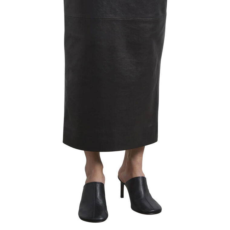 Sade Mule image number null