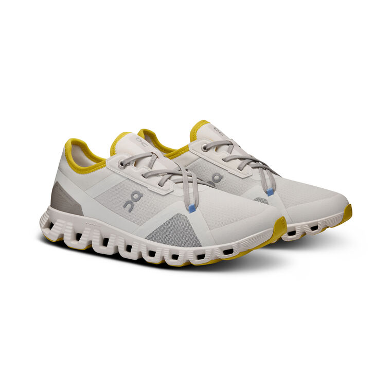 Cloud X 3 Sneaker image number null