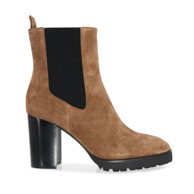 Izzy Platform Chelsea Bootie image number null