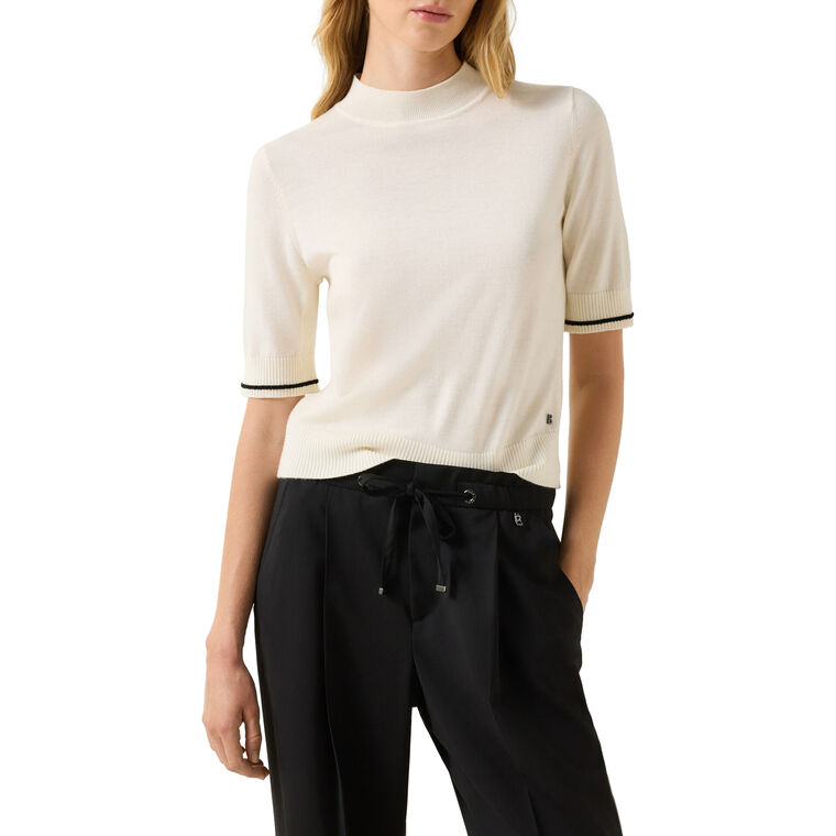 Antonia Top image number null
