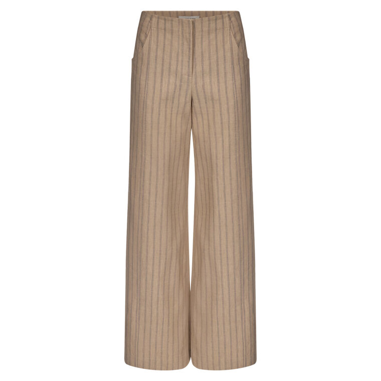 Demie Pant image number null