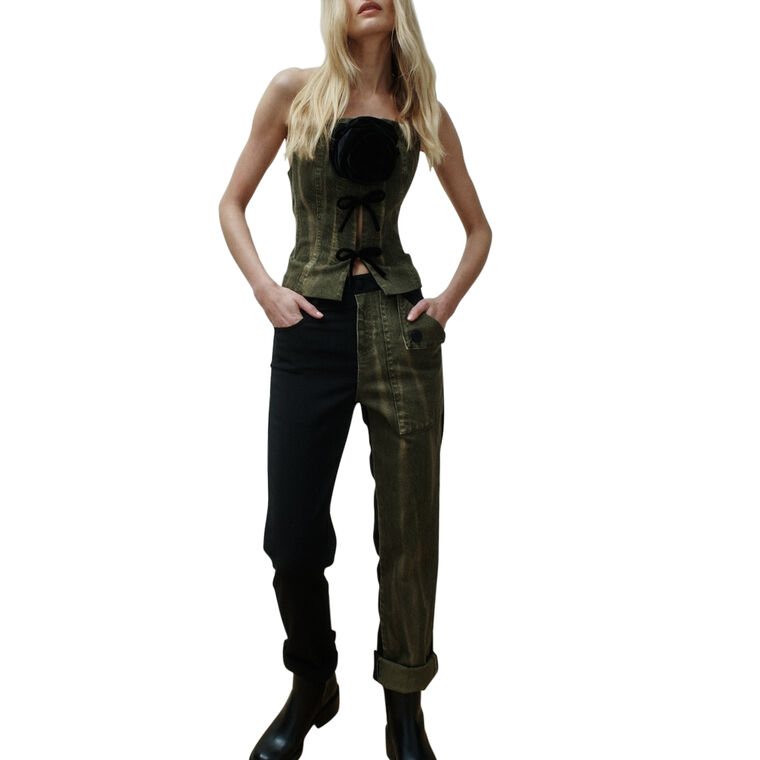 Carla Bustier image number null