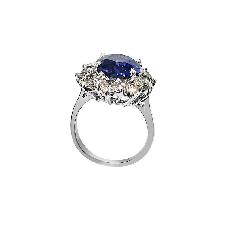 Oval Cut Center Ring image number null