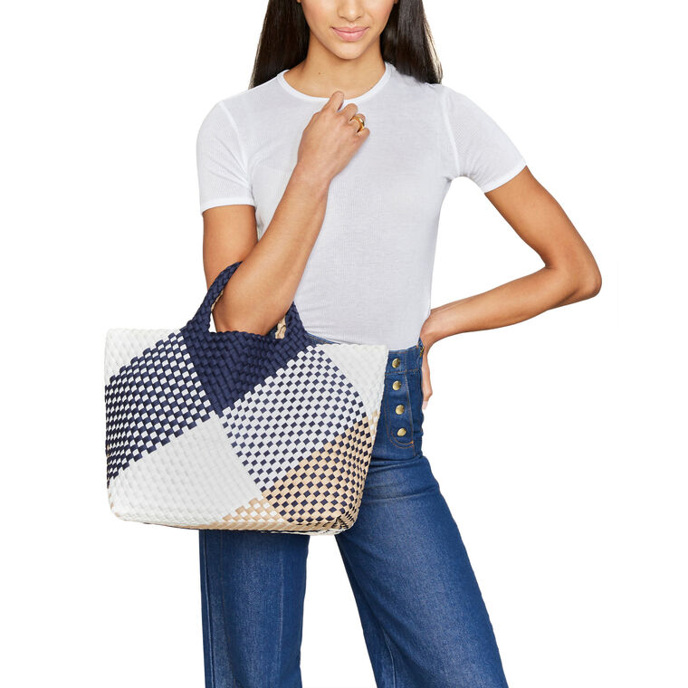 St. Barths Medium Tote image number null