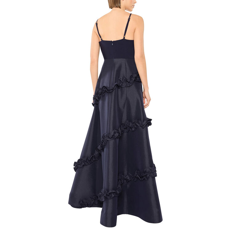 Arissa Sleeveless Scoopneck Gown image number null
