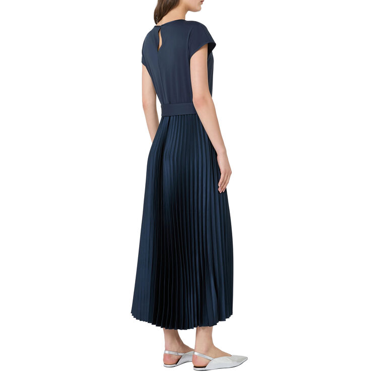Gela Short Sleeve Pleated Midi Dress image number null