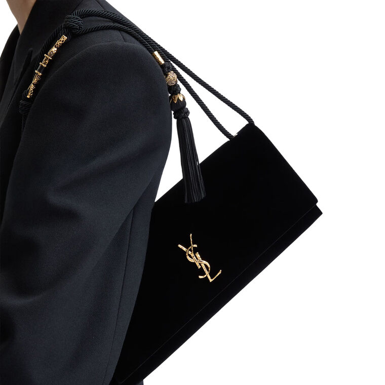 Kate Clutch on Chain In Velvet image number null