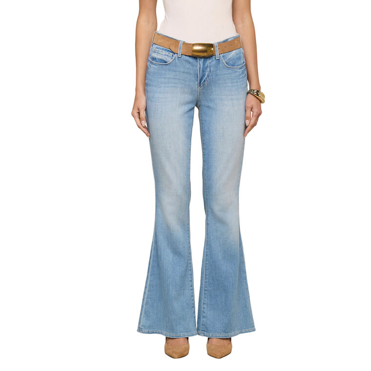 Taney Low Rise Sneaker Flare Jean image number null