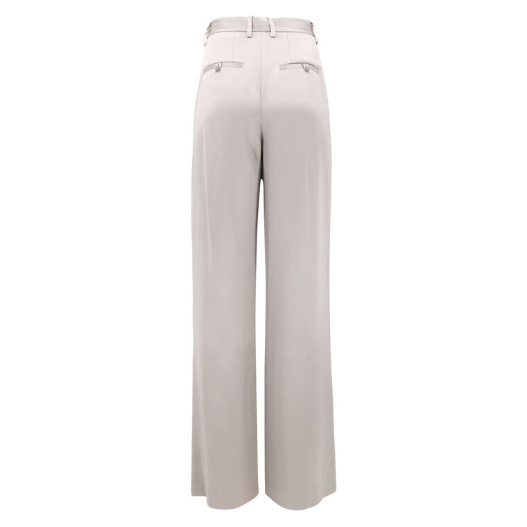 Luisa Pant image number null