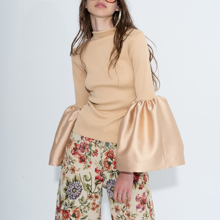Puff Sleeve Top image number null