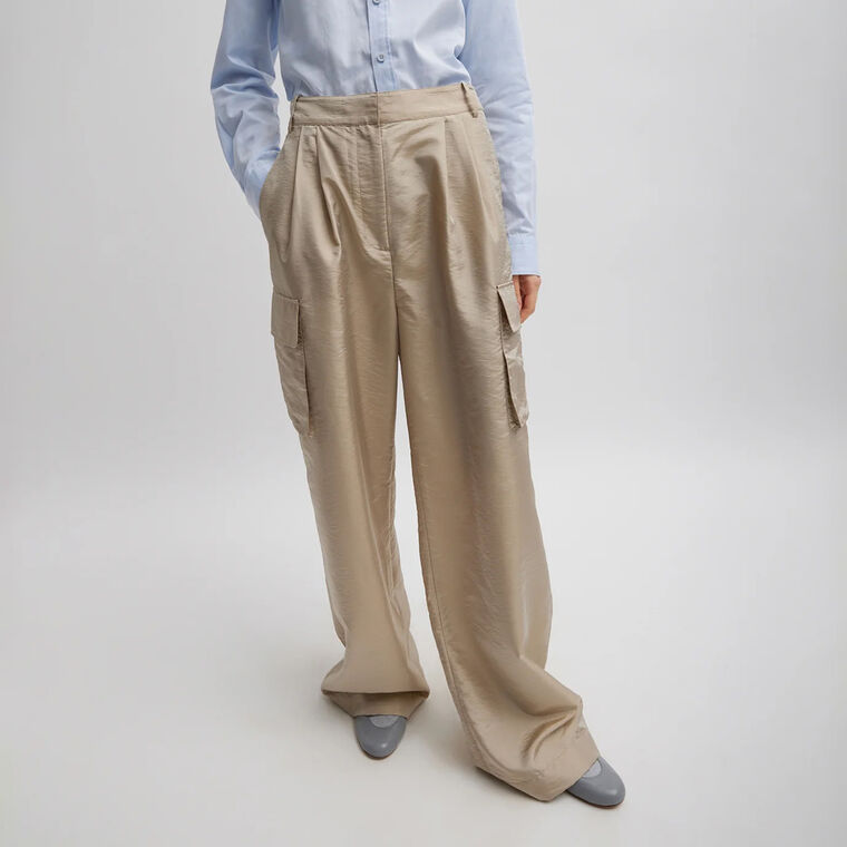 Stella Crispy Nylon Pleated Cargo Pant image number null