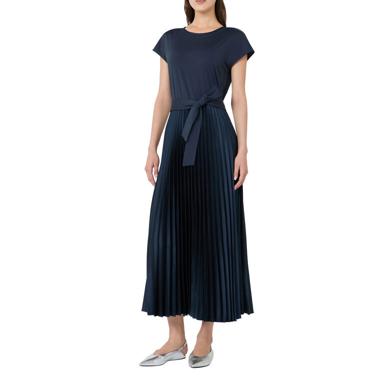 Gela Short Sleeve Pleated Midi Dress image number null