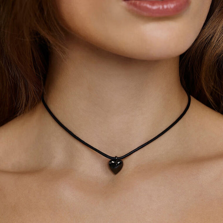 Small Puffy Heart Choker image number null