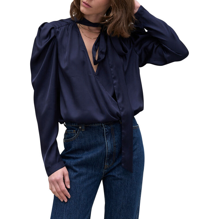Helena Shirt image number null
