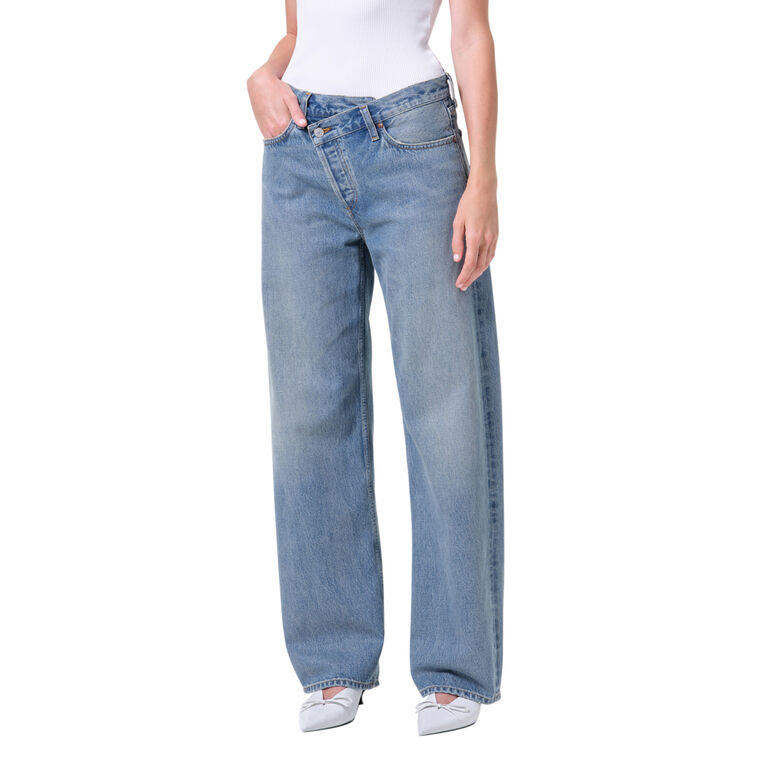 Arc Criss Cross Curved Leg Jean image number null