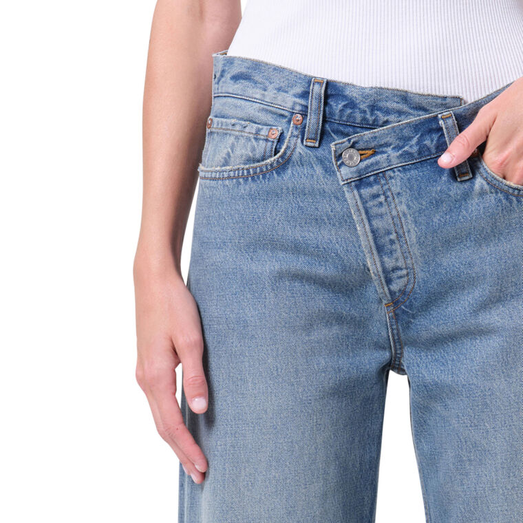 Arc Criss Cross Curved Leg Jean image number null