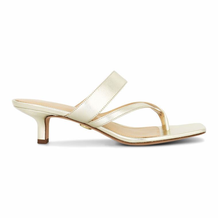 Alanis Sandal image number null