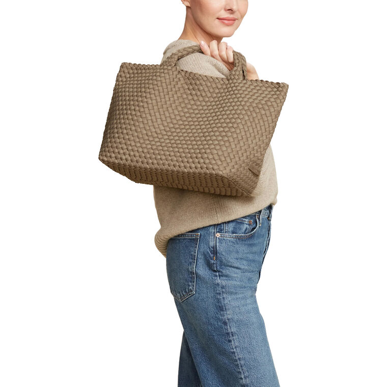 St. Barths Medium Tote image number null
