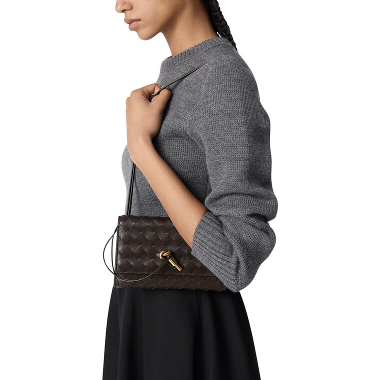 Andiamo Pouch image number null