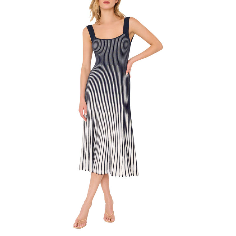 Jolie Textured Maxi Dress image number null