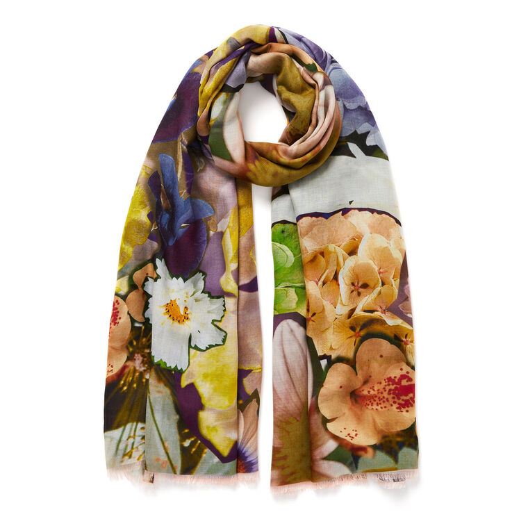 The Hortensia Wrap image number null