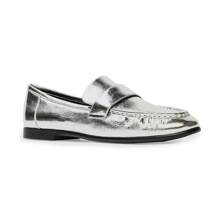 Arrow Crinkle Leather Loafer image number null