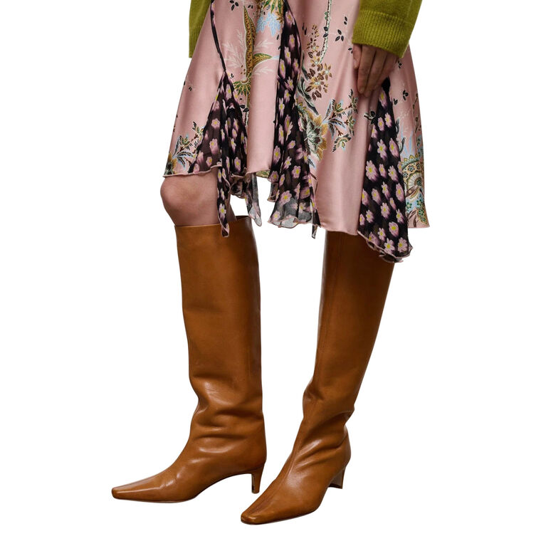 Wally Boot image number null