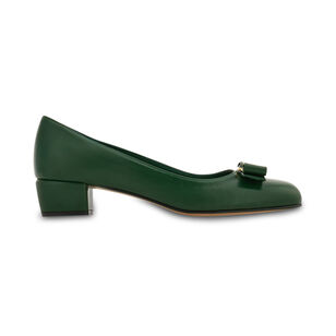 Vara Round Toe Pump