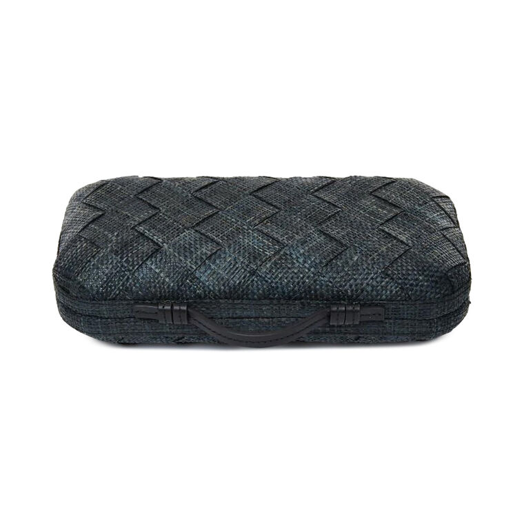 The East West Clutch image number null