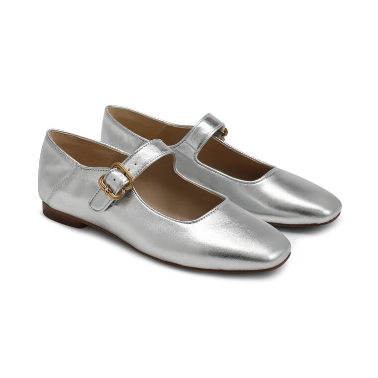 Michaela Mary Jane Flat image number null