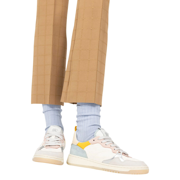 Phoenix Sneaker image number null