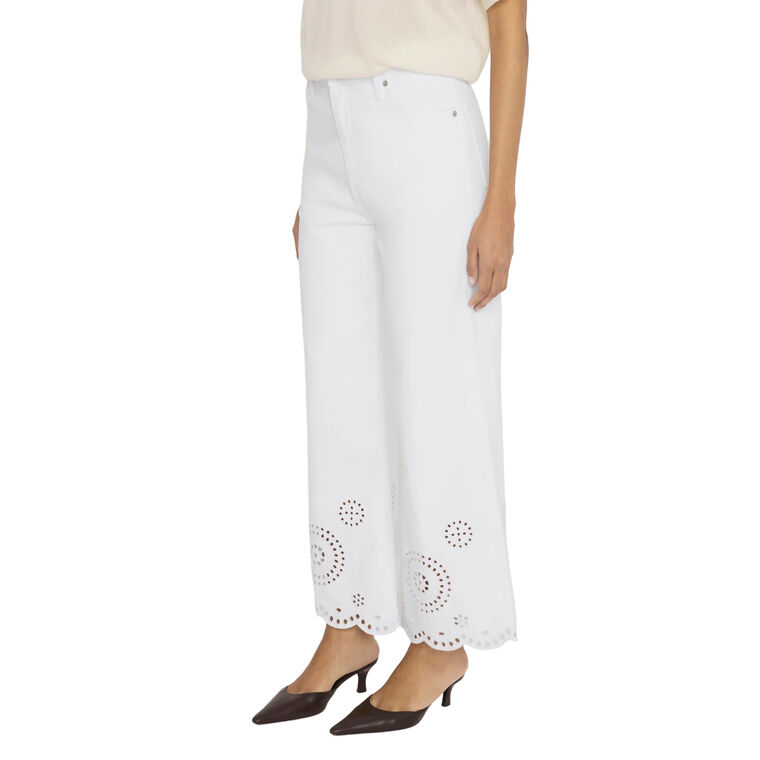 The Eyelet Flare image number null