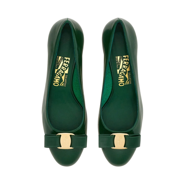 Vara Round Toe Pump image number null