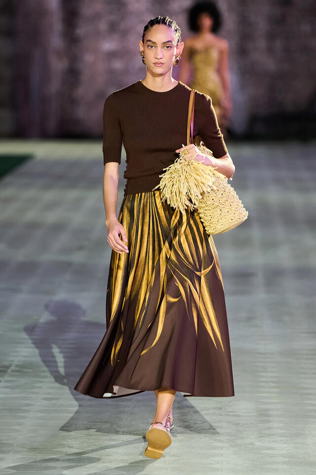 Shop the latest from Oscar De La Renta