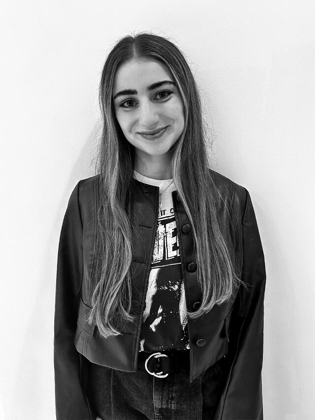Department Specialist Mariana Swartz