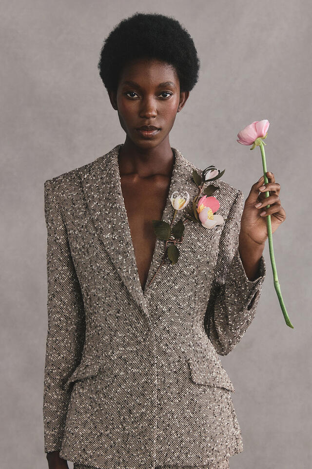 Shop the latest from Oscar De La Renta